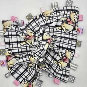 Winnie the Pooh checkered pattern Fleece Taggie Lovey Blanket 20x25